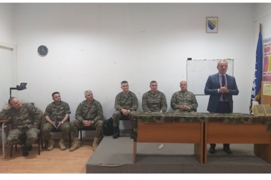 Parlamentarni vojni povjerenik BiH Boško Šiljegović boravio u radnoj posjeti Komandi za obuku i doktrinu OSBiH